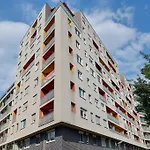 Call It - With Free Parking Appartement *
