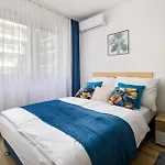 Call It - With Free Parking Appartement *